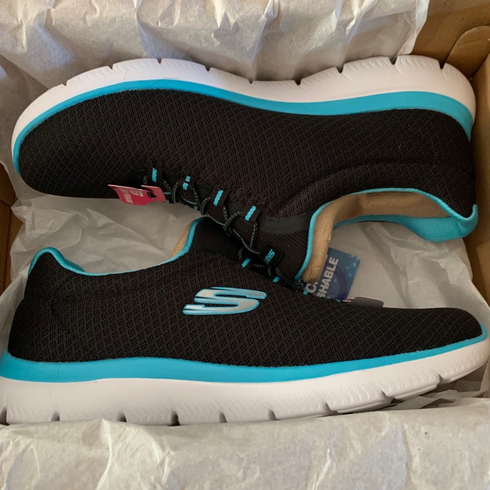 Sketchers women’s summit sneaker sz 9